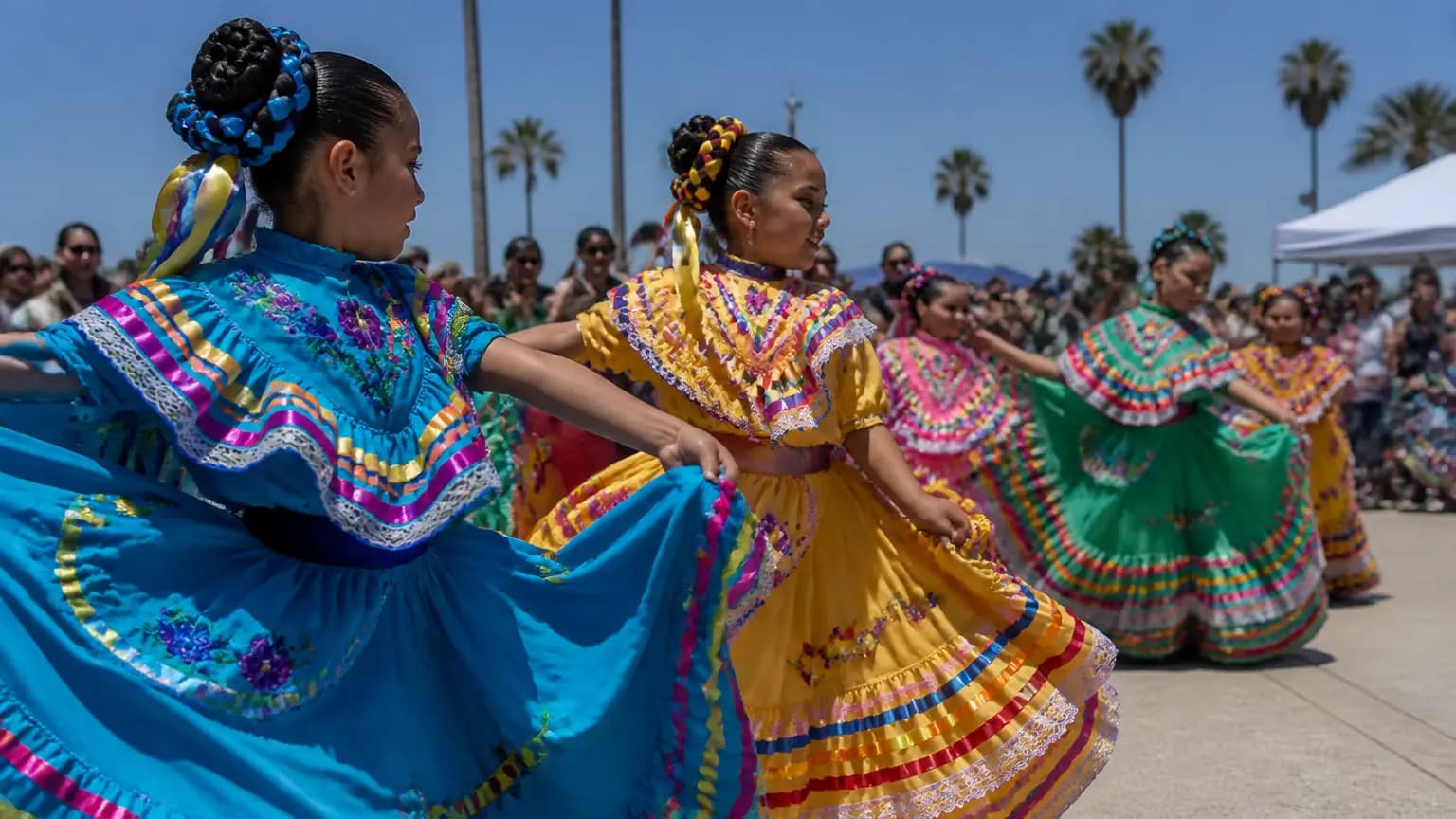 Crowning the Queen of Mexican Independence