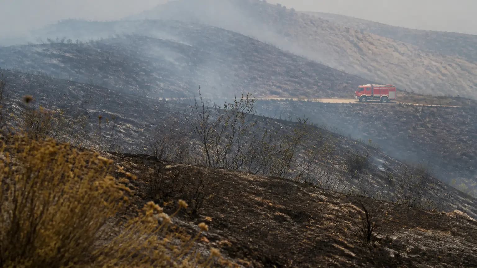 Fire burns hundreds of acres along Highway 166