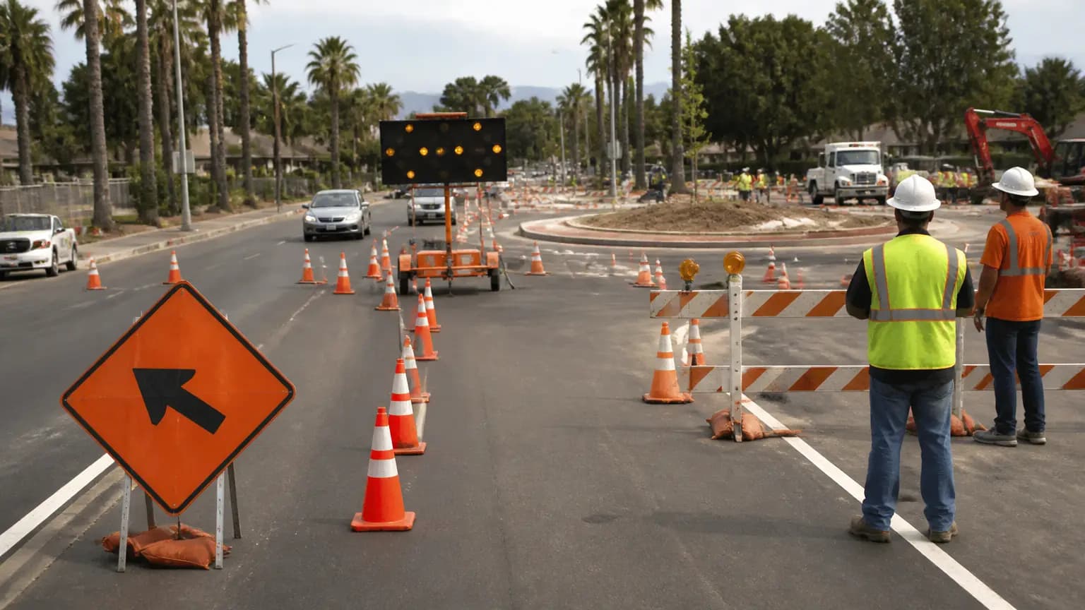 Partial Closure at Hollister Avenue Roundabout