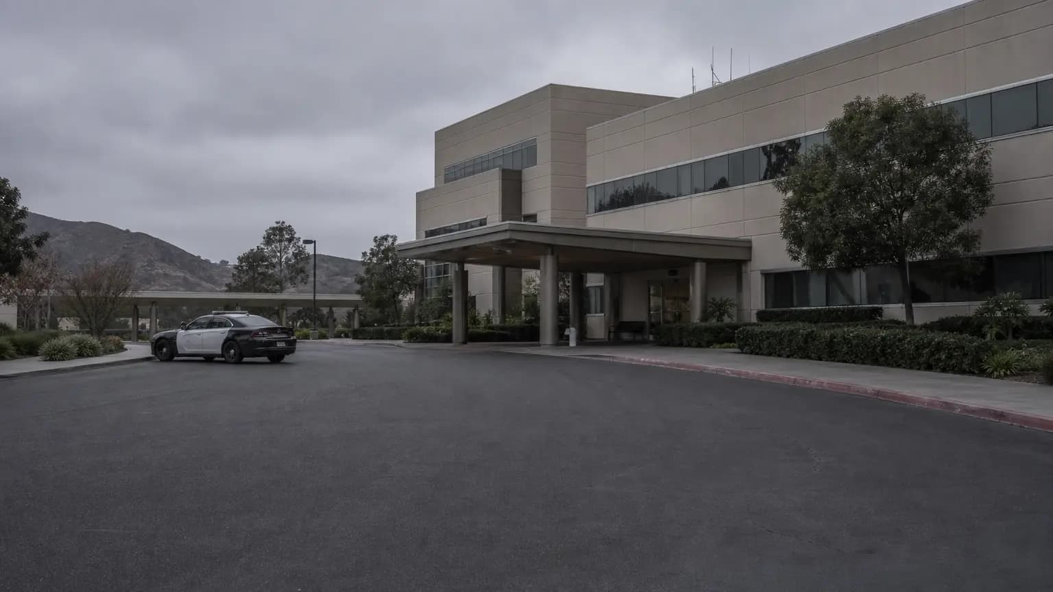 Attempted murder suspect shot at Los Robles remains hospitalized