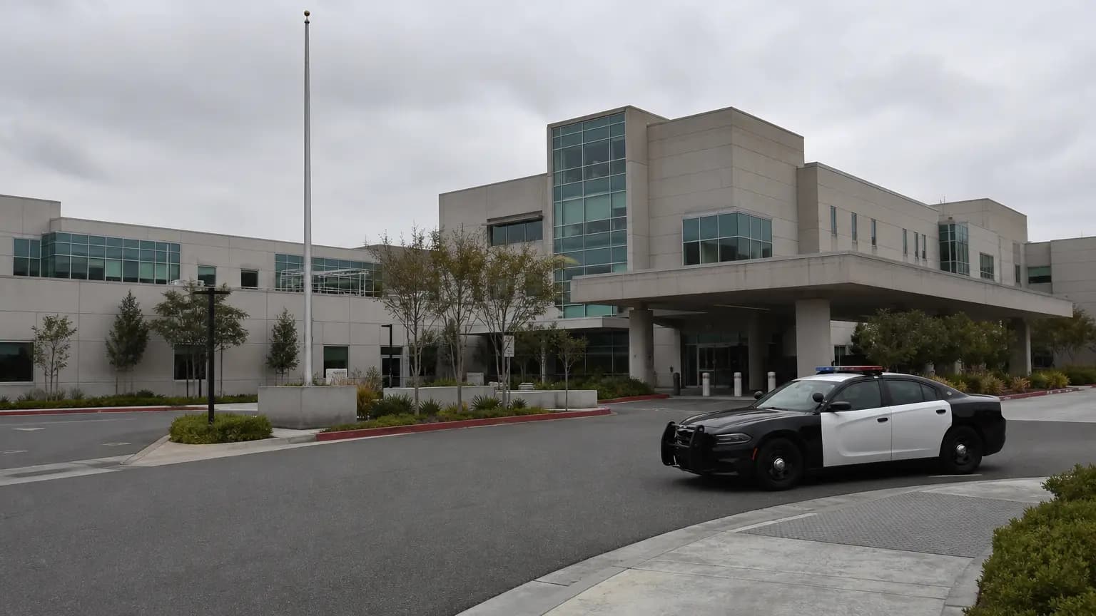 Attempted murder suspect shot at Los Robles remains hospitalized