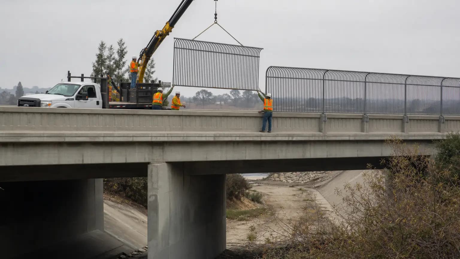 Caltrans completes long-awaited fencing project on 118 bridge