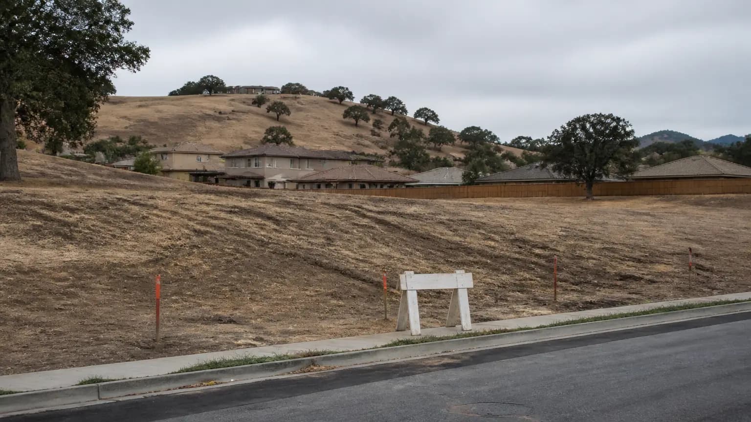 Planning commission extends Rolling Hills Road apartment project two years