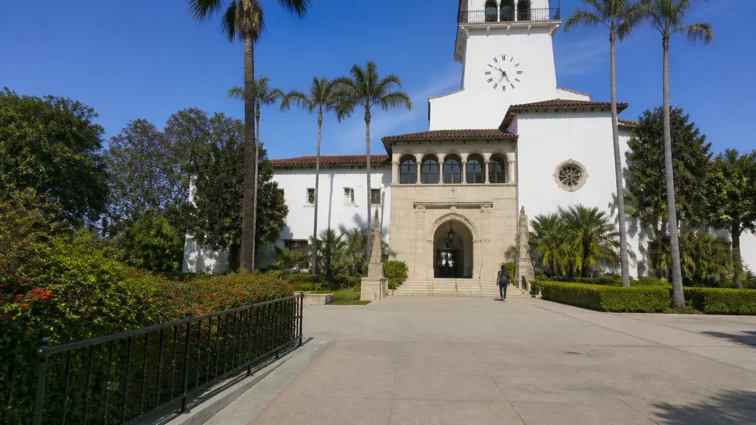 Santa Barbara Unified Sues Social Media Companies for Harming Students