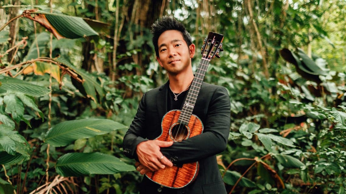 Jake Shimabukuro - Holidays In Hawai'i